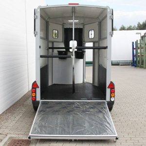 Ifor Williams Pferdeanhänger HB506|Sattelkammer|schwarz – Bild 5